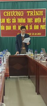 Đ/c Linh Văn Hùng Phó bí thư huyện ủy phát biểu tại buổi làm việc