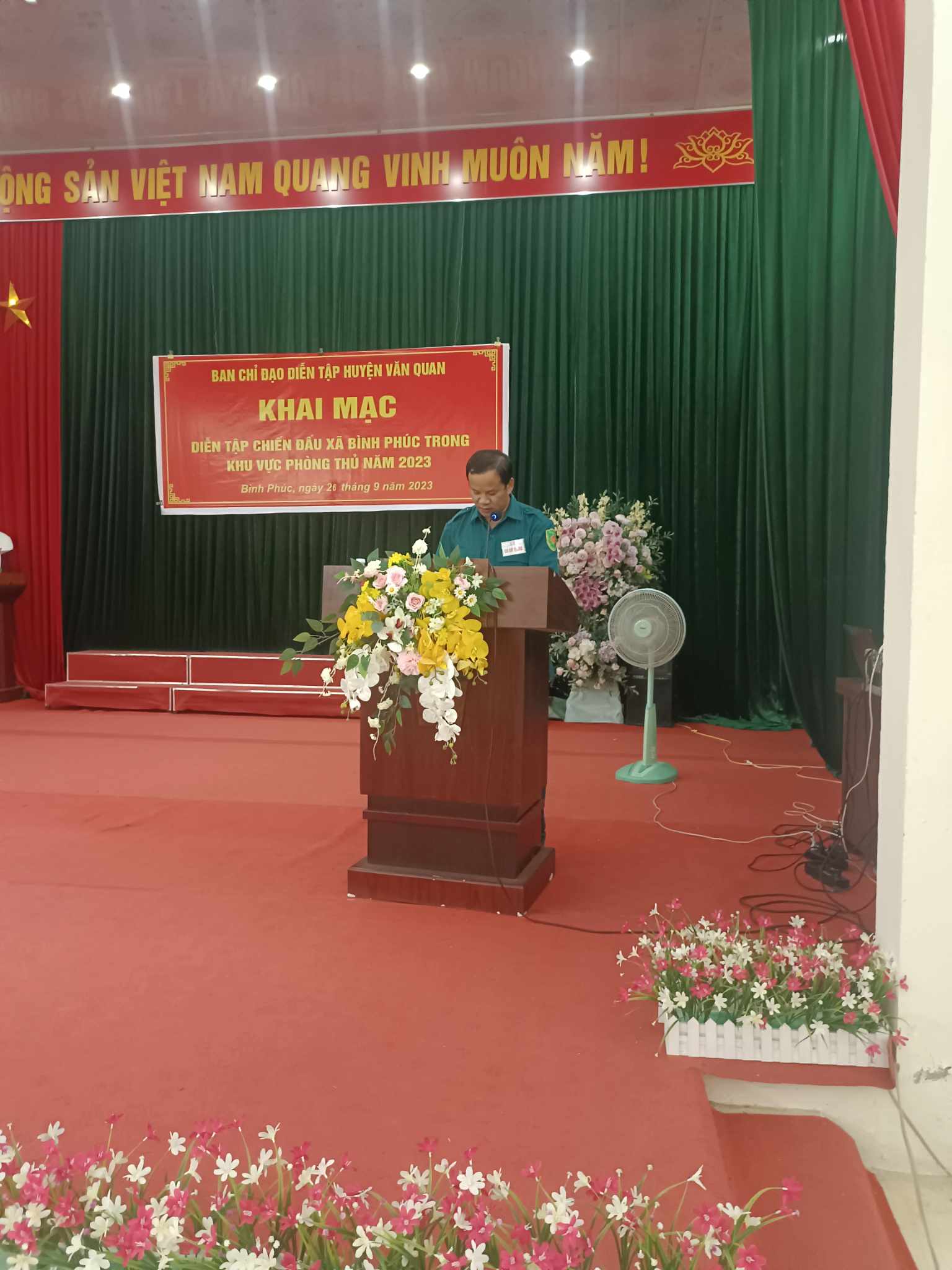 Đồng chí Vi Xuân Toàn ủy viên Ban chấp hành Đảng bộ xã- Chỉ huy trưởng Ban chỉ huy quân sự xã triển khai nhiệm vụ